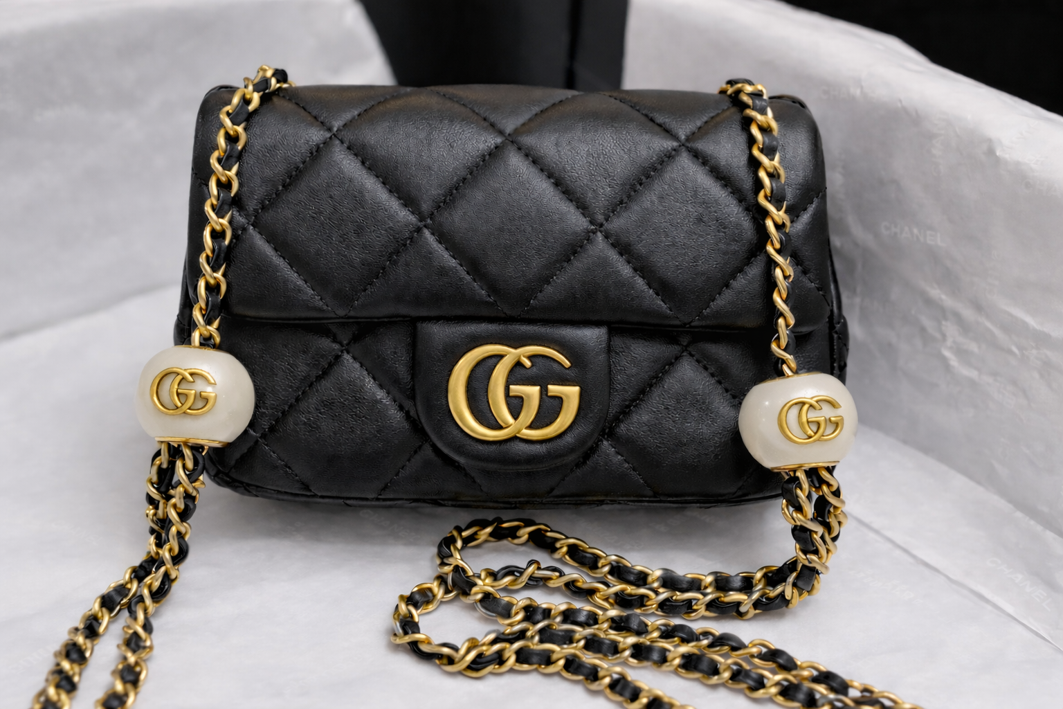 Lambskin AA+ Quality 100% Genuine Leather Classic Flap Medium Quilted Lambskin Black Gold, 18X 1 1X 5cm Black